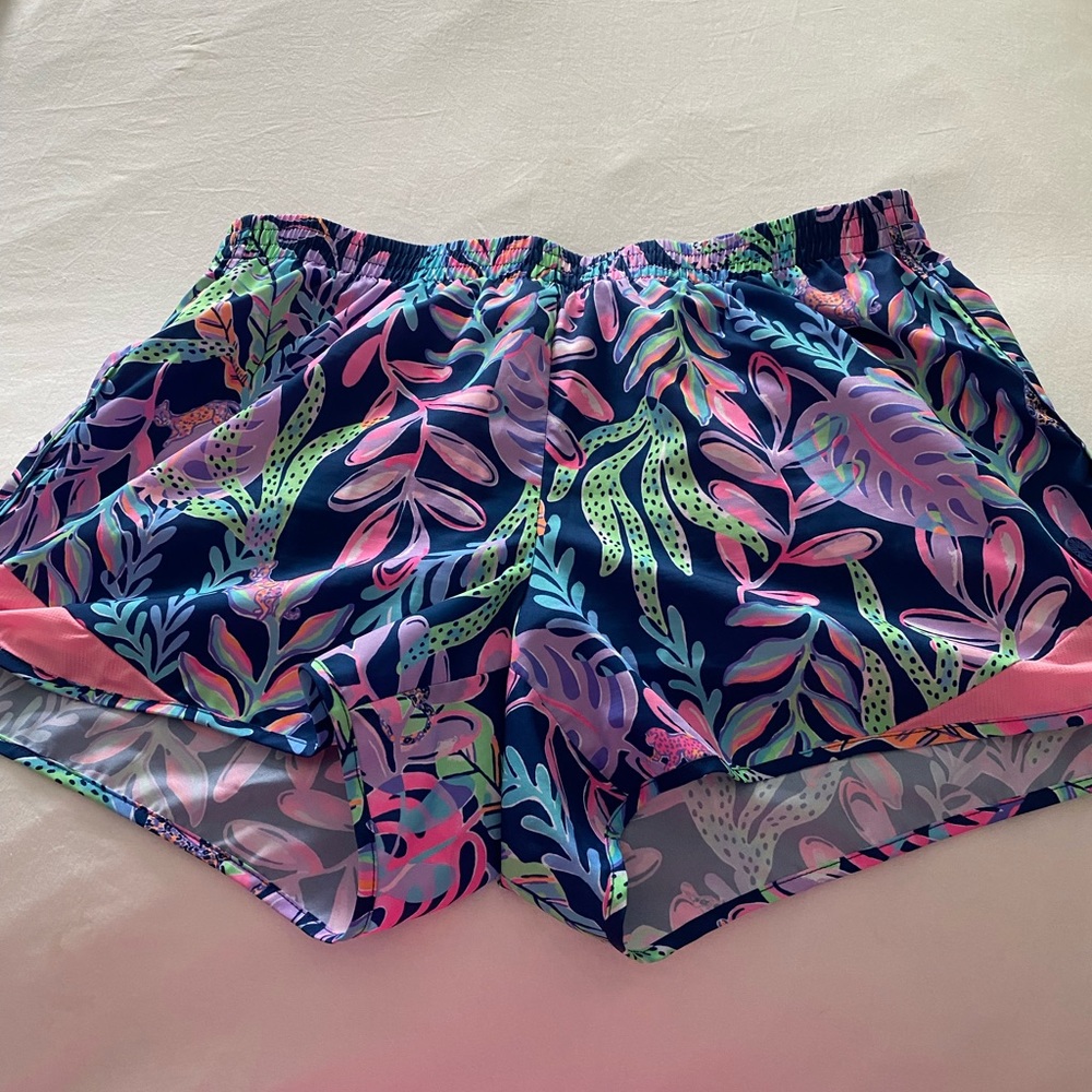 NWOT Lilly Pulitzer Luxletic Ocean Trail Shorts